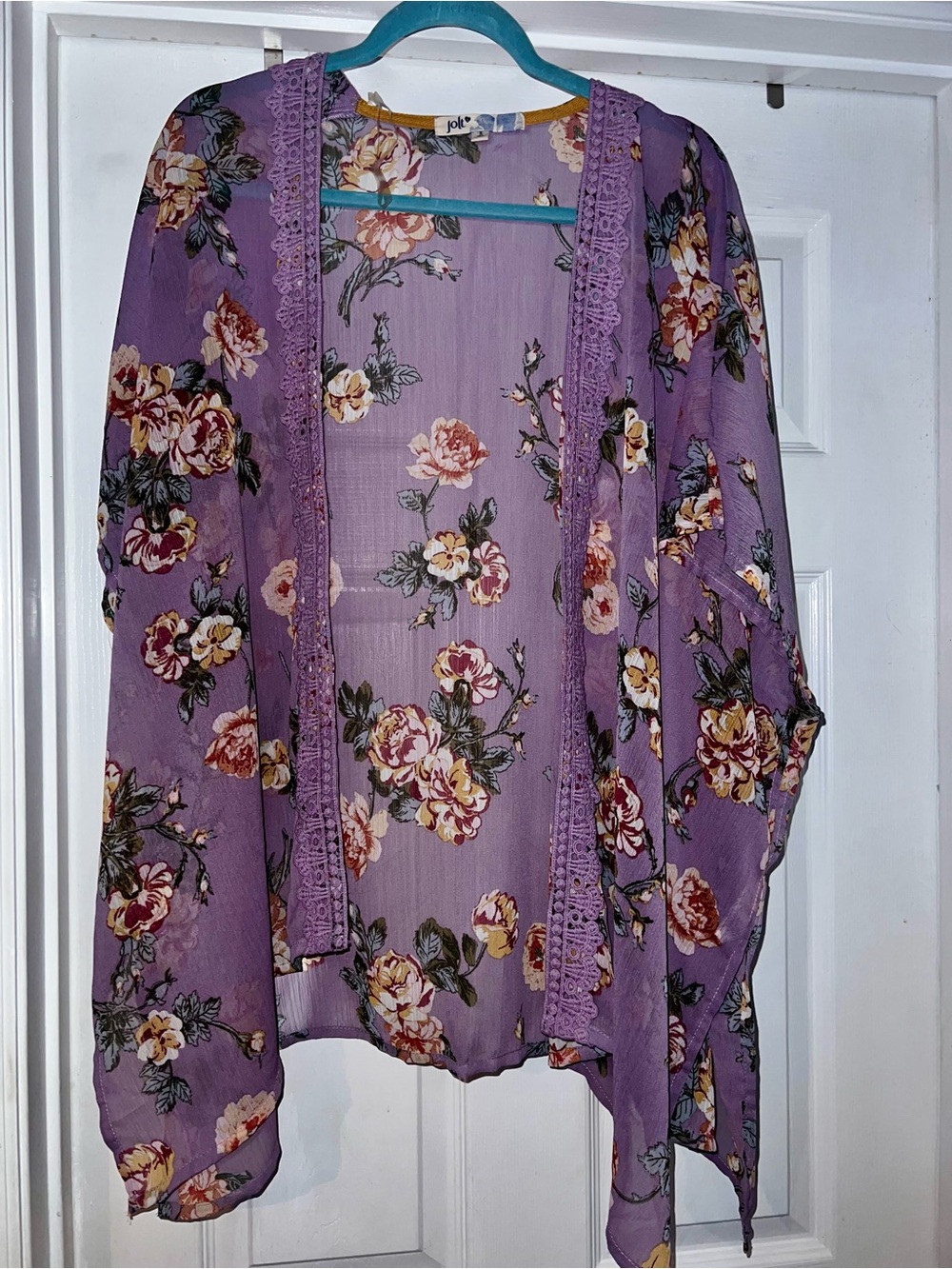 Jolt Floral lace trimmed kimono